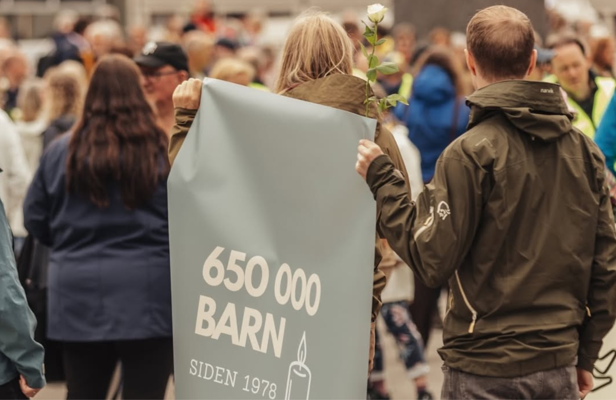 apos-40-anos,-marcha-pela-vida-volta-as-ruas-da-noruega-com-forte-presenca-de-jovens