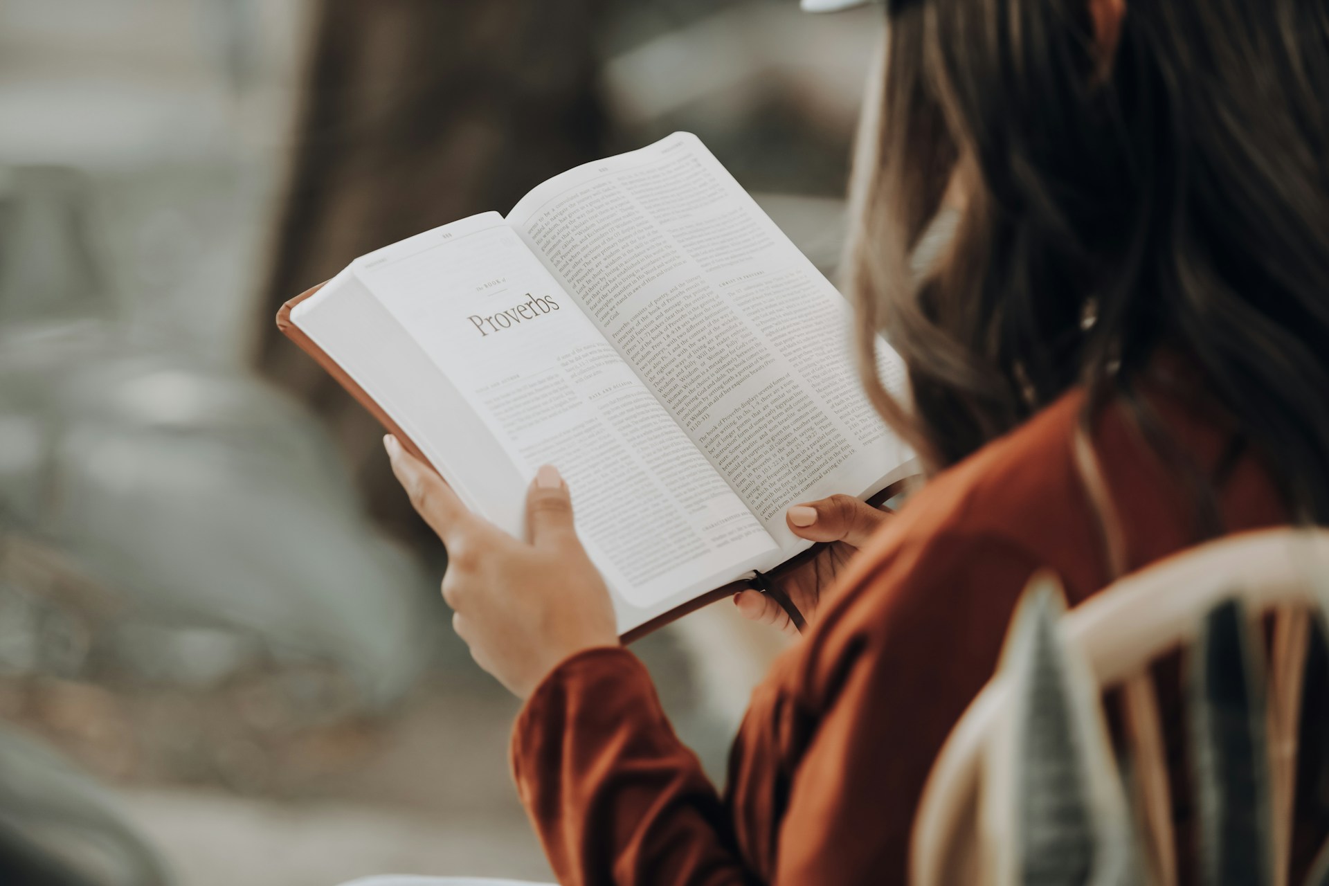 estudo-revela-que-ler-a-biblia-e-um-cuidado-pessoal-melhor-do-que-se-exercitar