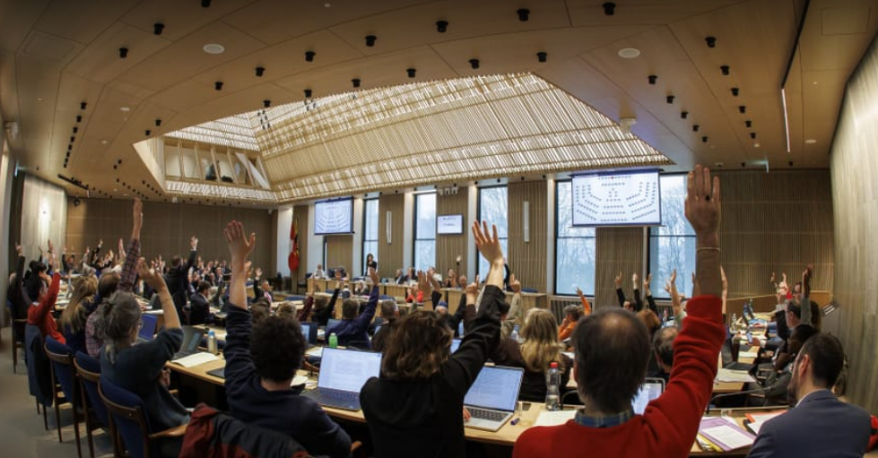 pastores-contestam-lei-que-proibe-simbolos-religiosos-no-parlamento-da-suica