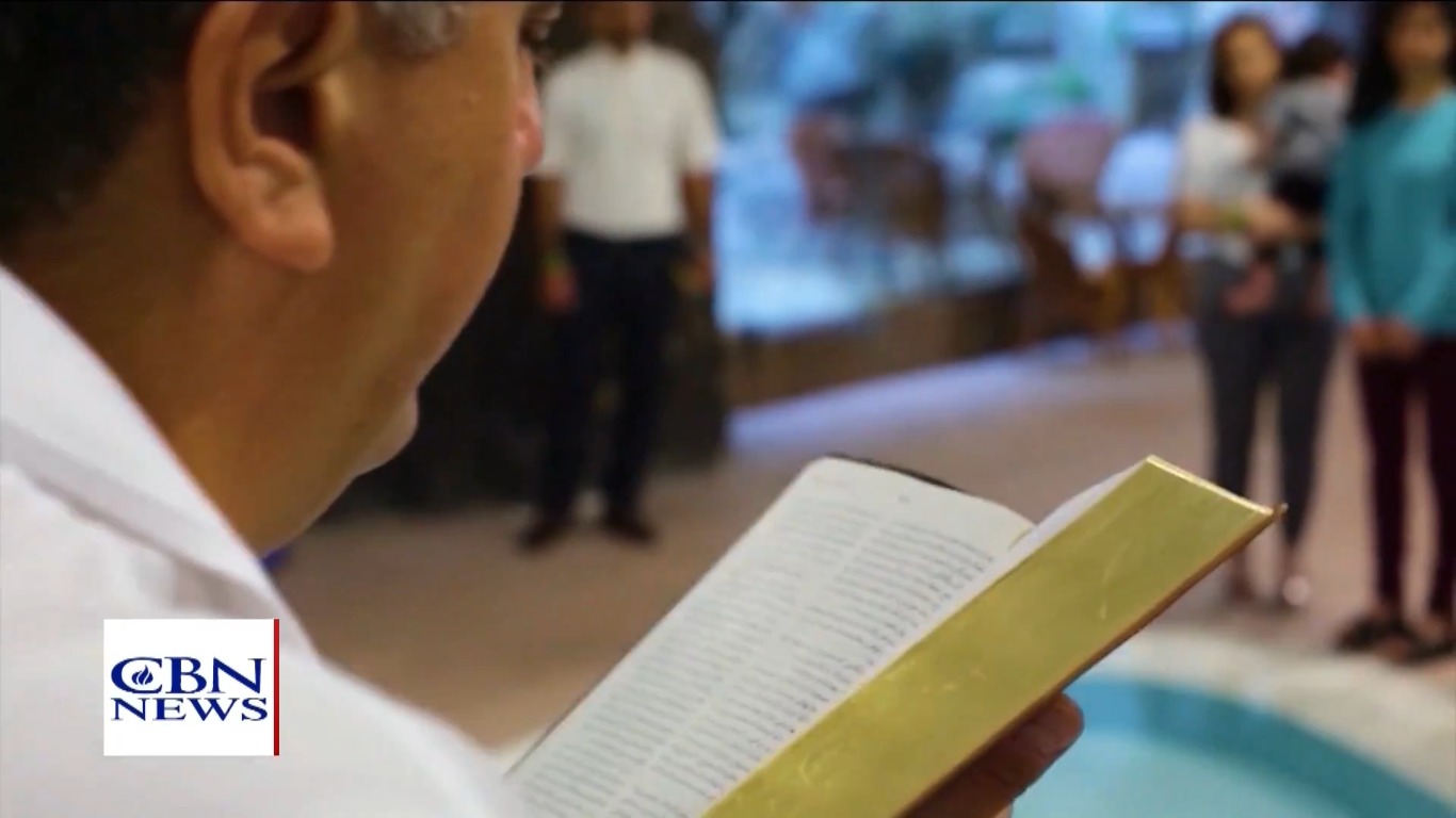 igreja-no-ira-cresce-em-meio-a-crise-e-perseguicao:-pessoas-sao-atraidas-pelo-senhor”